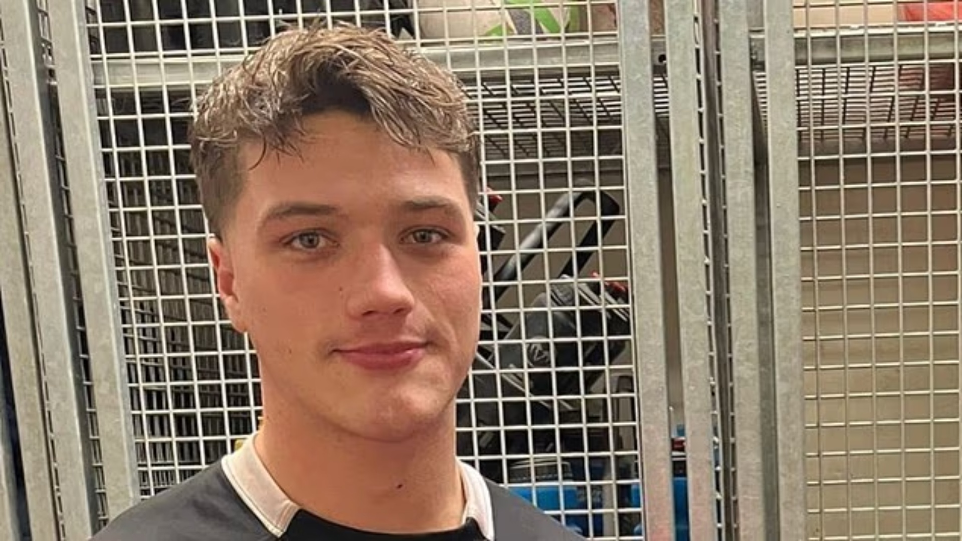 23-vjecari-vdes-papritur-vetem-disa-ore-pasi-festoi-ditelindjen