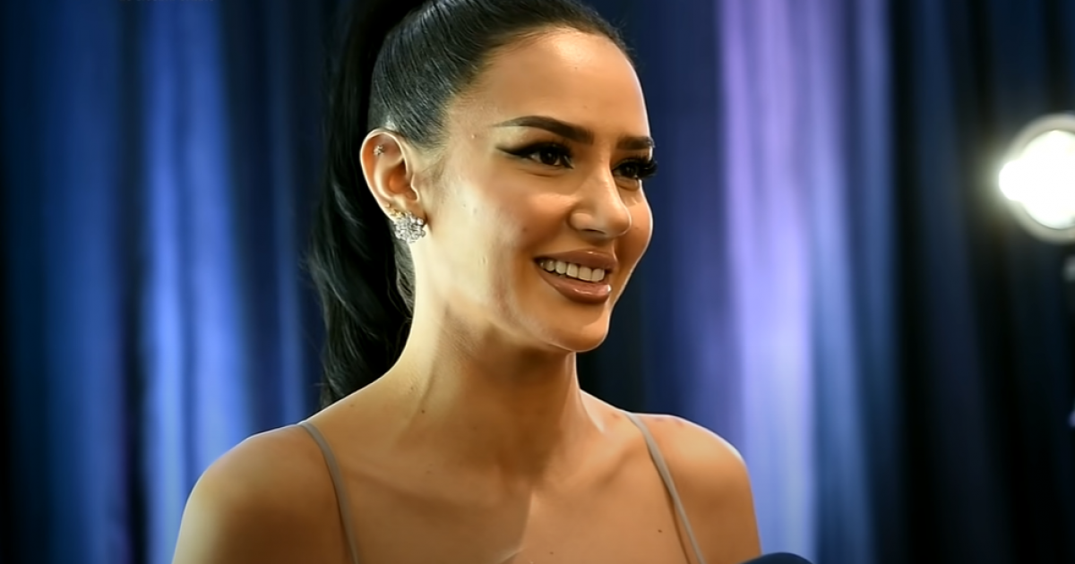 Si një karamele Zana, Bora Zemani shkëlqeu me ‘lookun’ e saj mbrëmjen