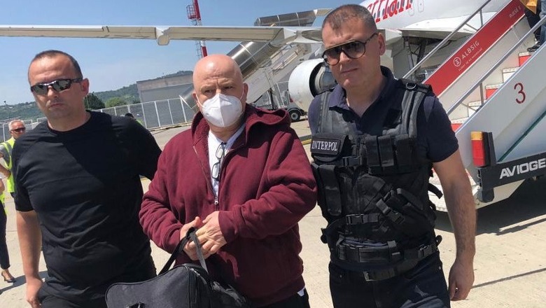 25-vite-burg-per-vrasjen-e-97-es-sherri-i-nje-cerek-shekulli-me-pare-nisi-per-demet-e-makinave-pas-aksidentit