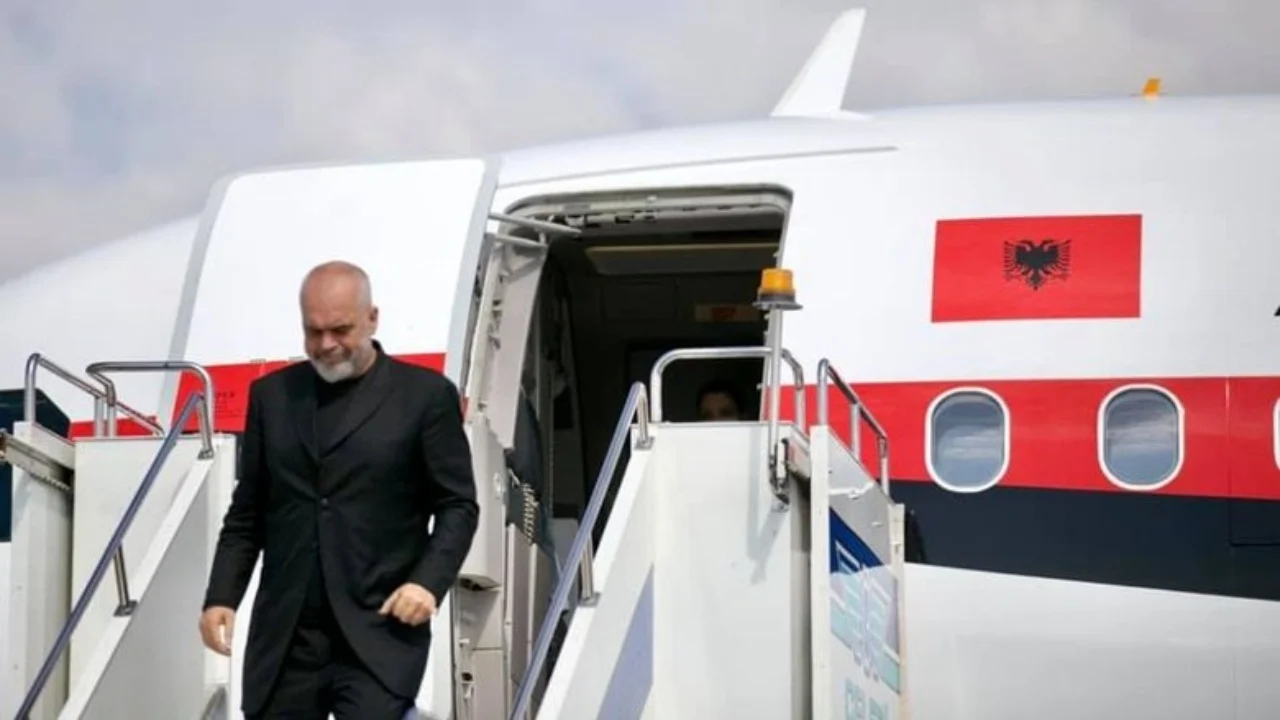 Me ftesë nga Selia e Shenjtë  Rama niset për në Vatikan  Kryeministri do të pritet në audiencë nga Papa Leoni XIV