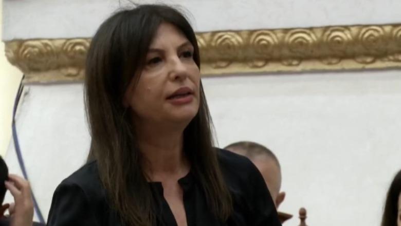 Jozefina Topalli  mëson  Peleshin si të drejtojë seancat në Kuvend  Janë vendime të vështira   