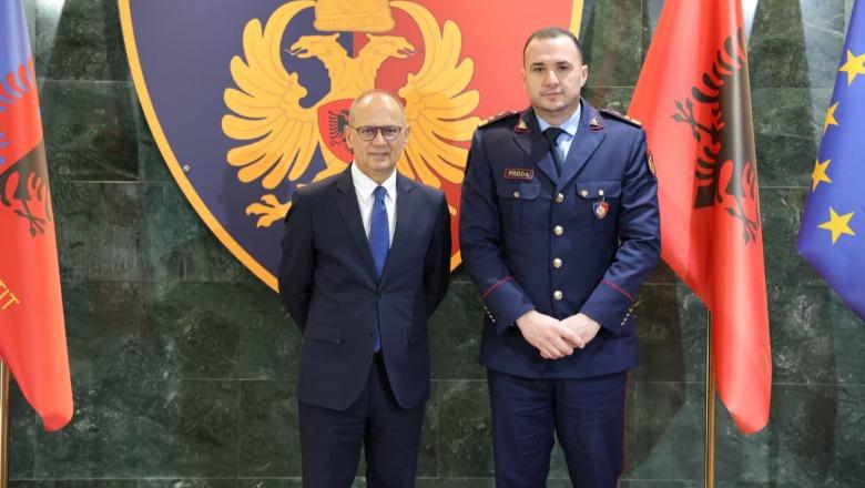 universiteti-i-tiranes-akordon-medalje-ari-nderohen-2-punonjes-te-policise