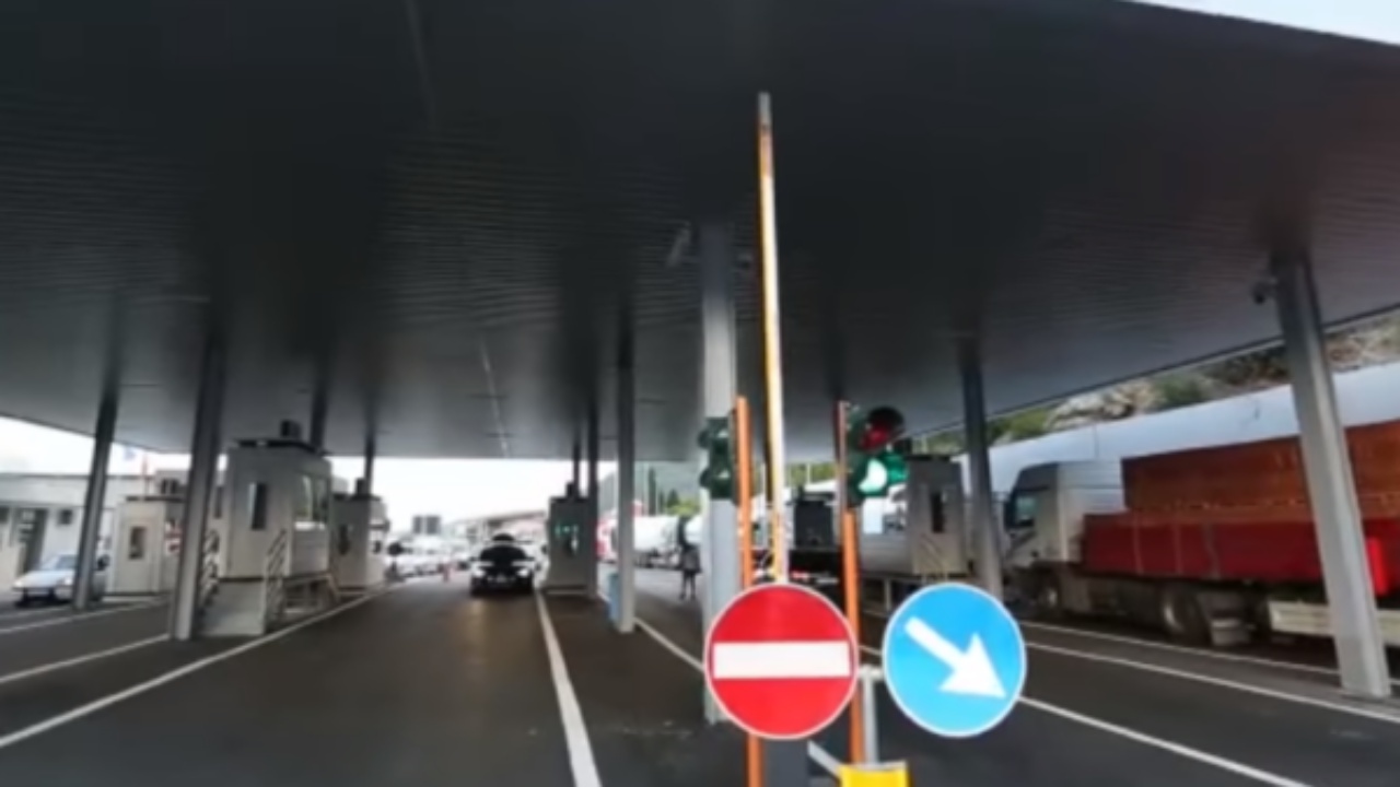 shqiperia-me-rregulla-te-reja-per-kalimin-ne-kufi-ja-ndryshimet-per-te-miturit-vip-at-dhe-transportin-nderkombetar