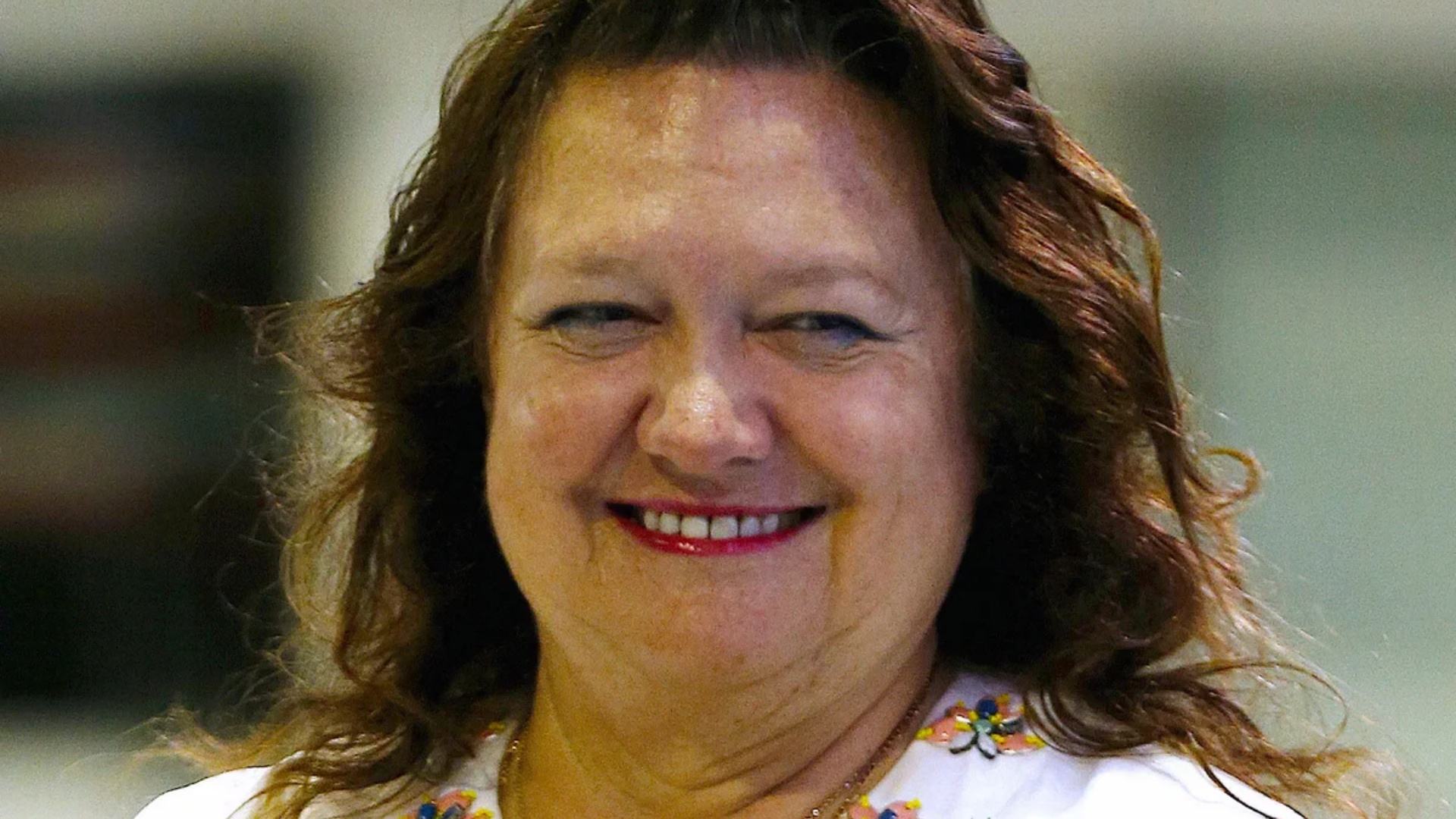 Gruaja më e pasur e Australisë vihet me  shpatulla pas muri   detyrohet që të   