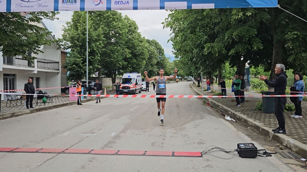 Kukësi kthehet në  qytetin e vrapimit   Atletë nga shumë vende të botës zbarkojnë në qytetin verilindor për të marrë pjesë në maratonën rajonale