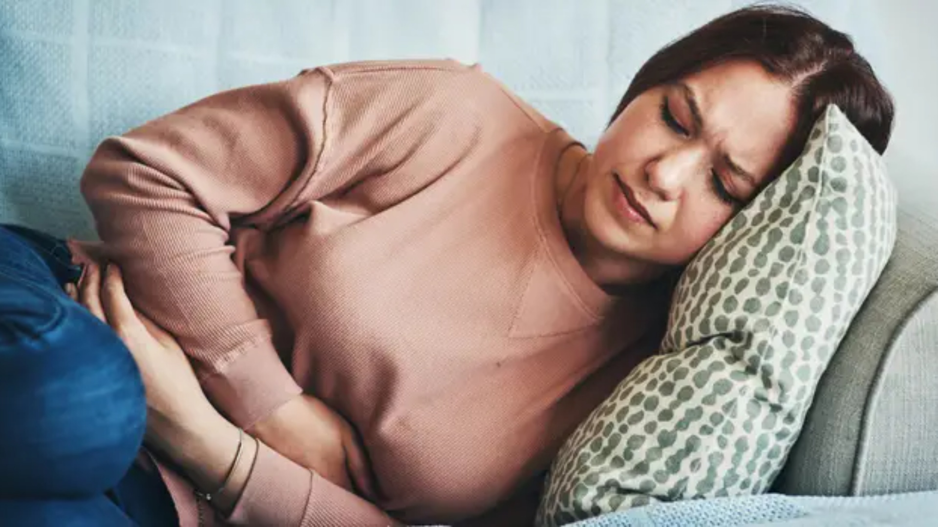 stresi-pse-disa-njerez-e-ndjejne-tek-muskujt-e-te-tjere-ne-stomak