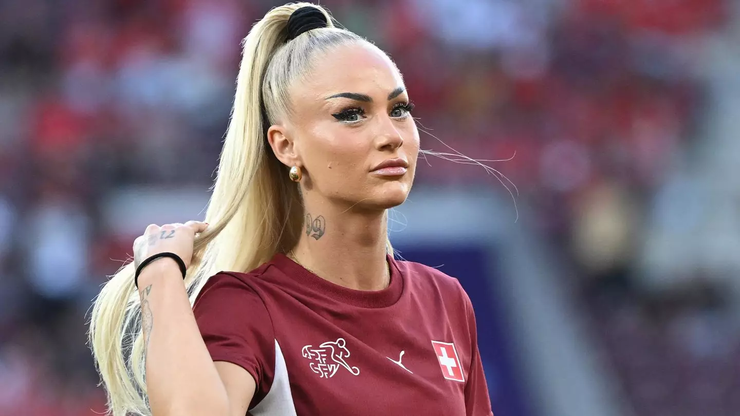Ana e errët e Alisha Lehmann it  futbollistes seksi që ruhet me truproje 