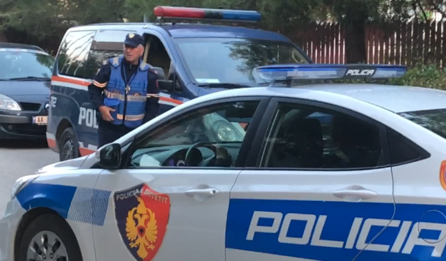 Dhunoi rëndë 70 vjeçarin që përfundoi te Trauma  Arrestohet 33 vjeçari  në ambientet e paraburgimit goditi murin me kokë
