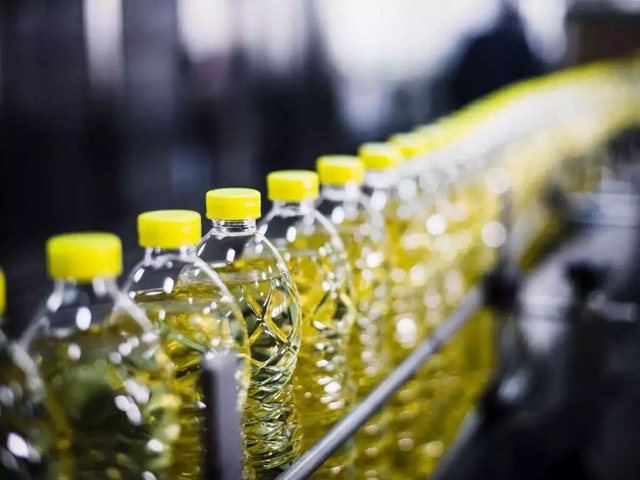 vajit-i-lulediellit-shtrenjtohet-deri-8-importuesit-cmimi-do-te-arrije-190-leke-per-liter