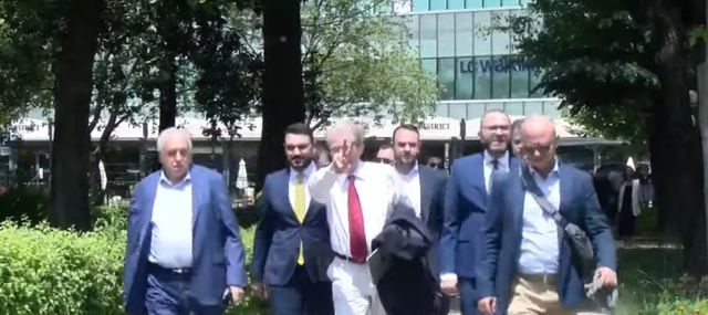 ju-erdhi-fundi-sot-dita-e-50-te-e-rezistences-qytetare-per-rrezimin-e-qeverise-dhe-kunder-klases-se-vjeter-politike