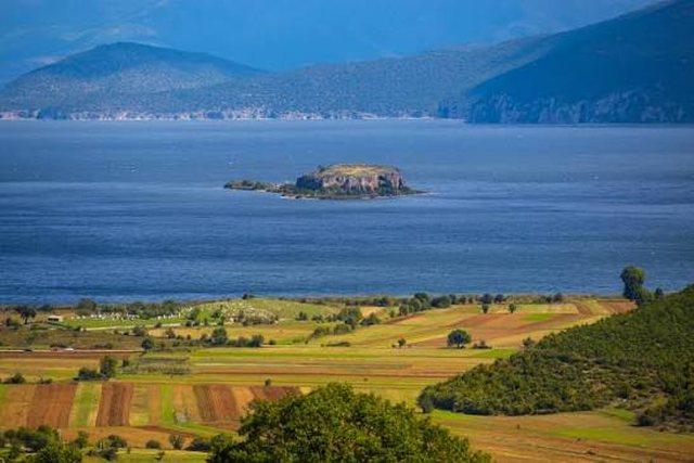 shqiperia-greqia-dhe-maqedonia-e-veriut-synojne-nominimin-e-prespes-ne-unesco