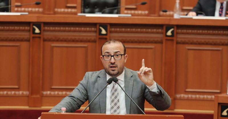 habit-deputeti-me-deklaraten-bombastike-cfare-prisni-te-beje-opozita-te-marre-kallashin