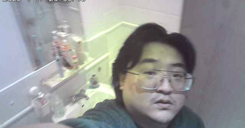 kinezi-qe-filmonte-grate-e-londres-nen-fustan-denohet-me-burgim-te-perjetshem