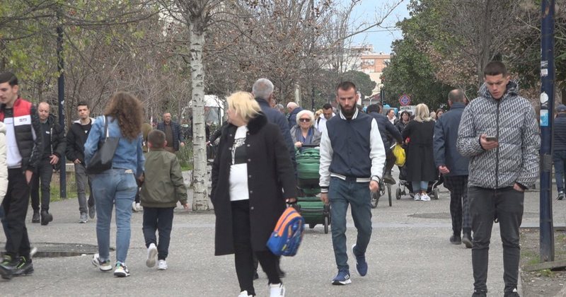 fundviti-solli-pesimizem-qytetaret-ndihen-me-te-varfer-bizneset-te-pakenaqura-me-shitjet