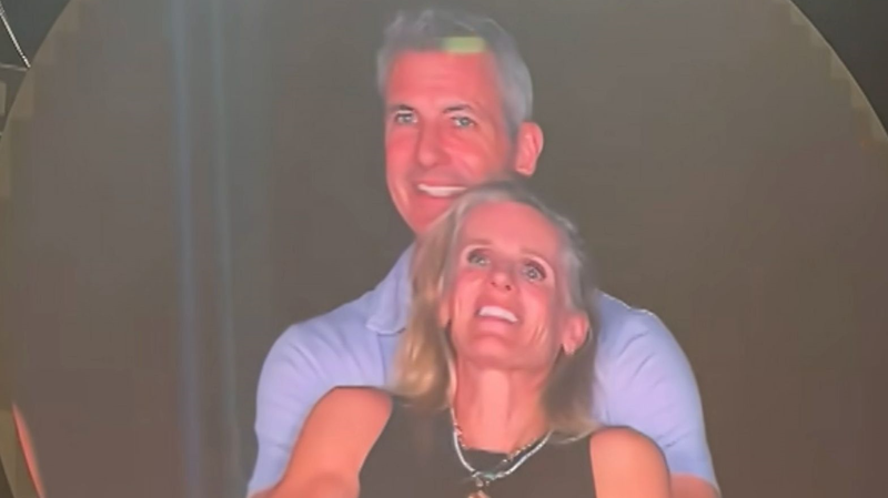 nga-vjedhja-e-shekullit-tek-gruaja-qe-ngrihet-nga-arkivoli-kush-ishin-lajmet-me-te-cuditshme-dhe-virale-nga-bota-ne-vitin-2025