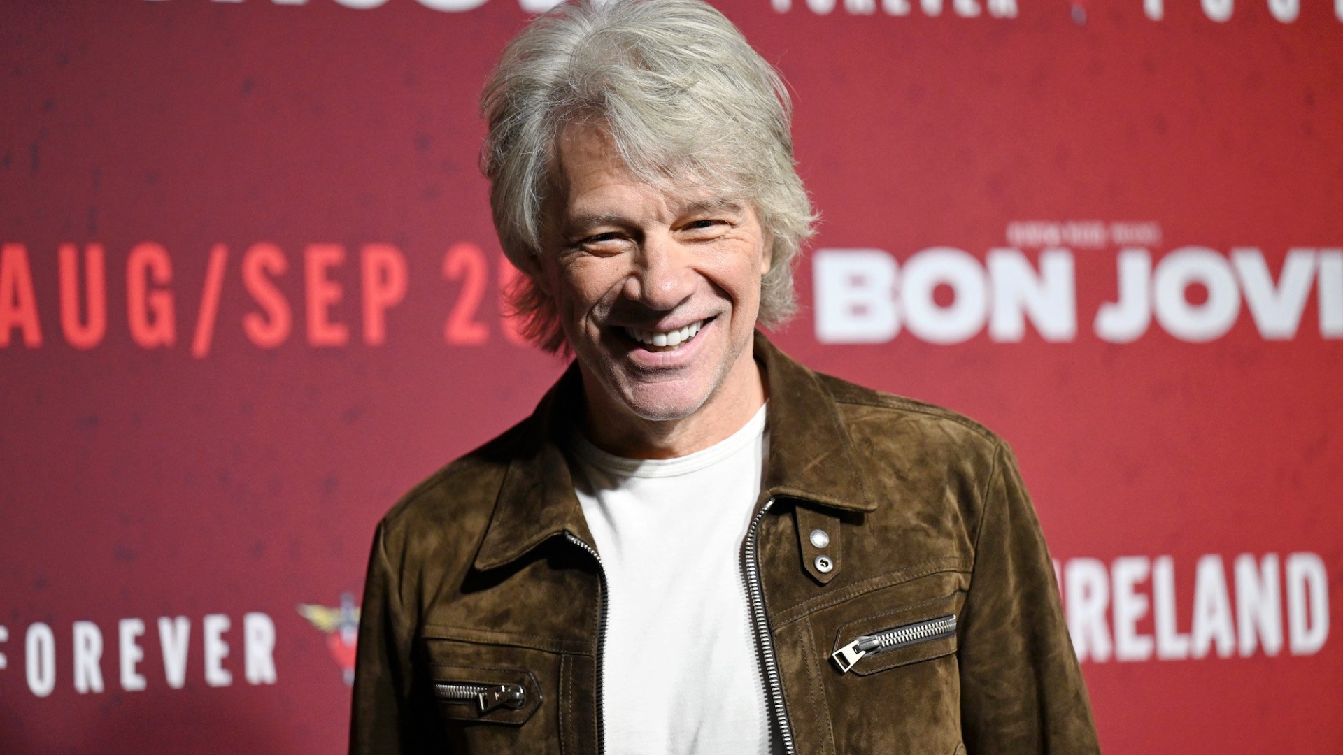 jon-bon-jovi-i-jep-fund-para-kohe-koncertit-ne-new-york-per-shkak-te-nje-shqetesimi-shendetesor