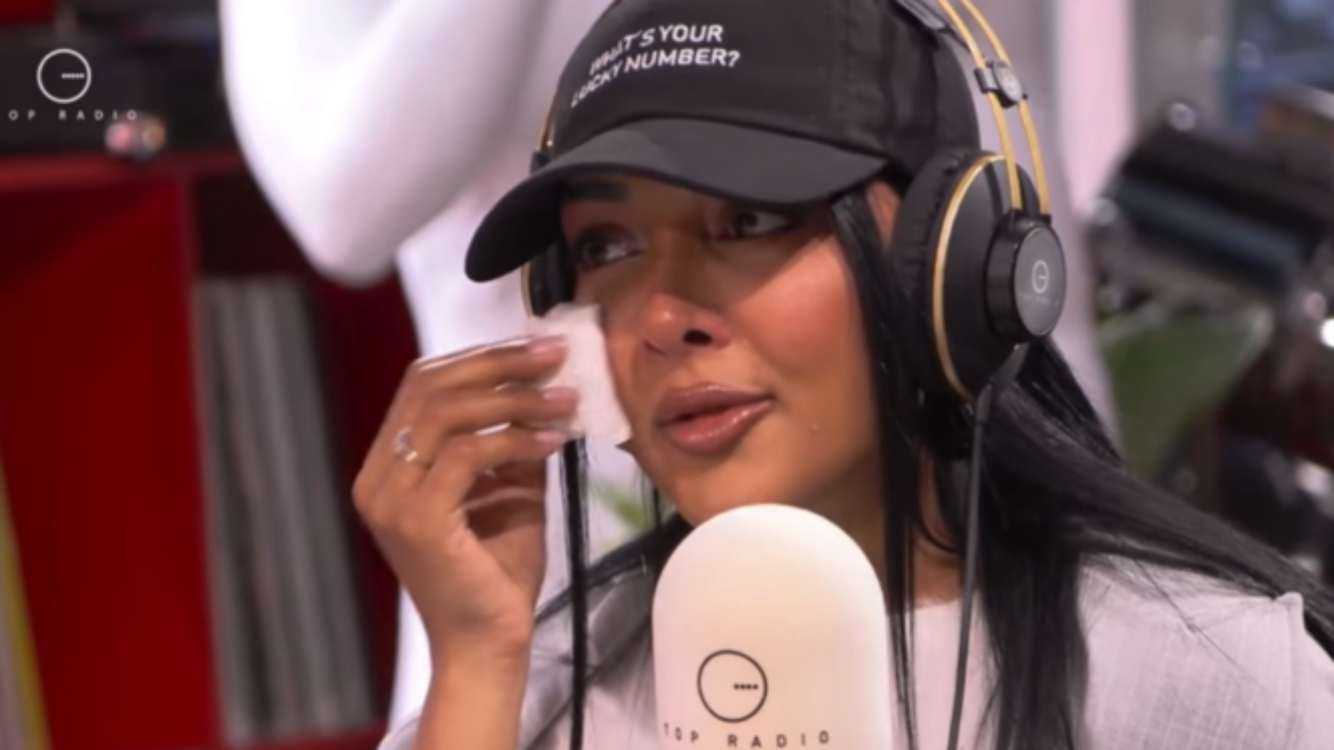 semundja-e-mamit-momenti-me-i-veshtire-armela-shperthen-ne-lot-vetem-ate-kam