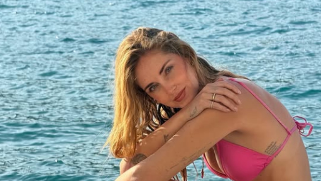 kush-eshte-prane-saj-chiara-ferragni-shijon-pushimet-luksoze-ne-greqi-poston-fotot