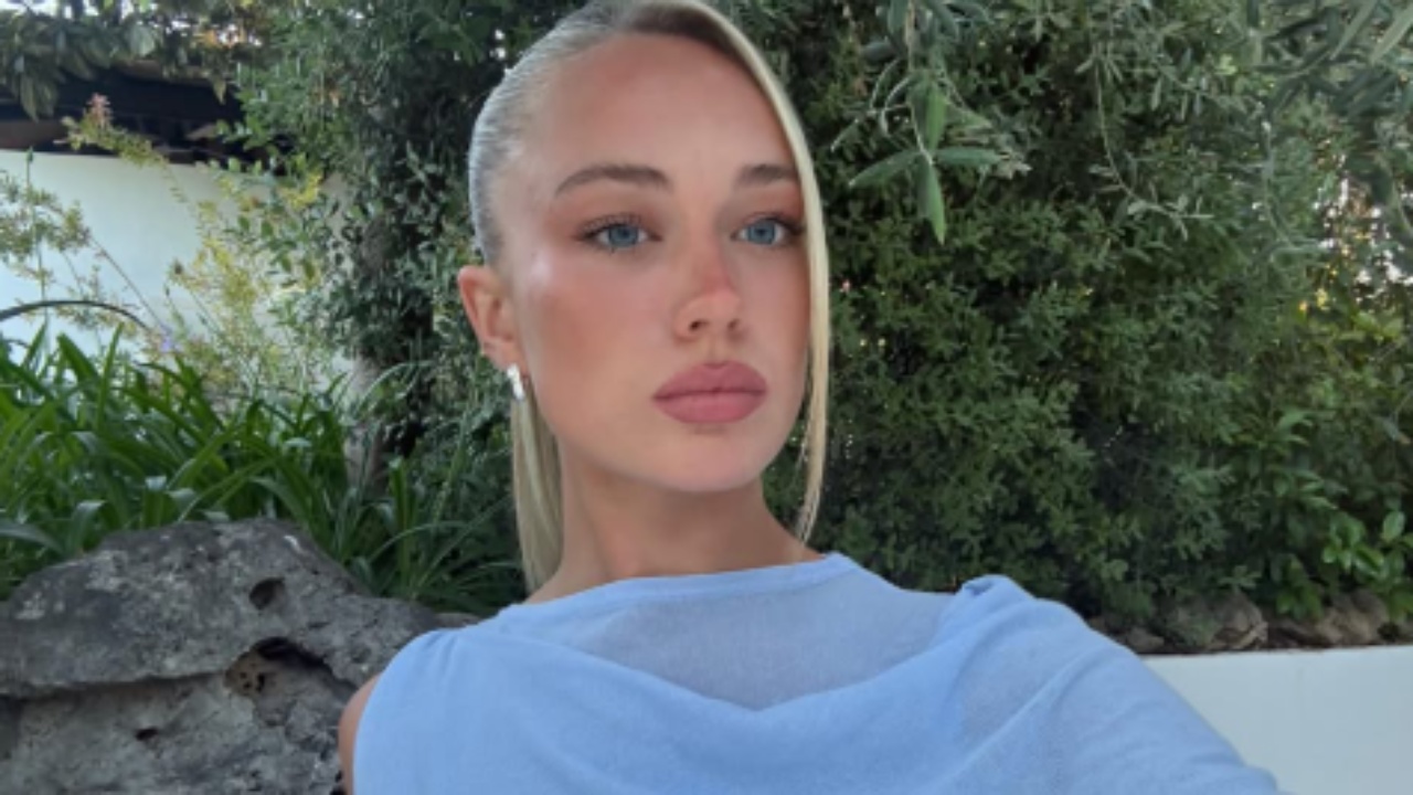 me-seksi-se-kurre-modelja-britanike-ngushellon-futbollistin-qe-u-eliminua-heret-nga-boterori-fotot