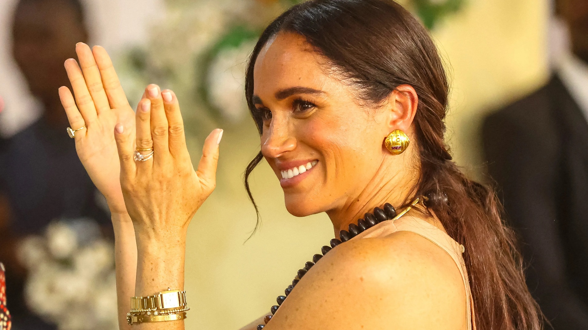  Kisha quka në fytyrë dhe     Meghan Markle tregon sfidat që ka kaluar në industrinë e bukurisë 