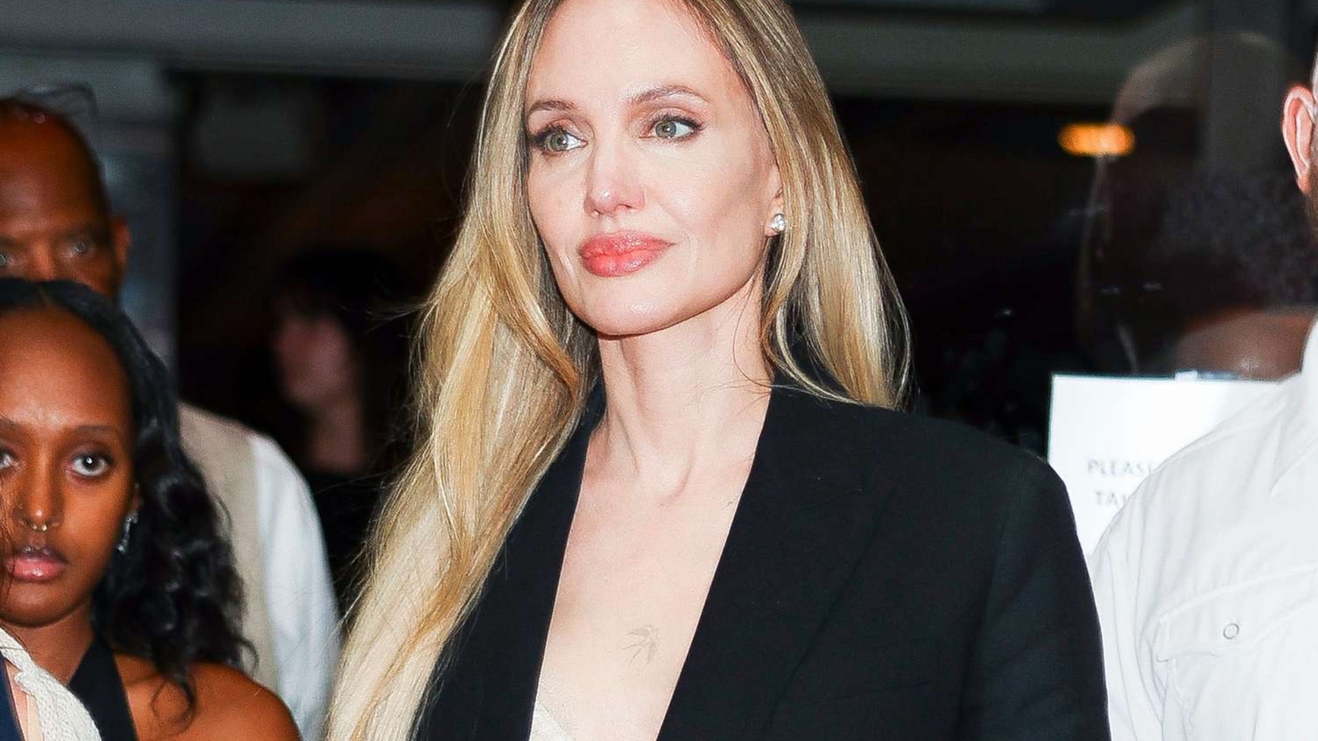 angelina-jolie-i-thote-lamtumire-los-angeles-it-shet-rezidencen-historike-per-24-75-milione-dollare-sepse