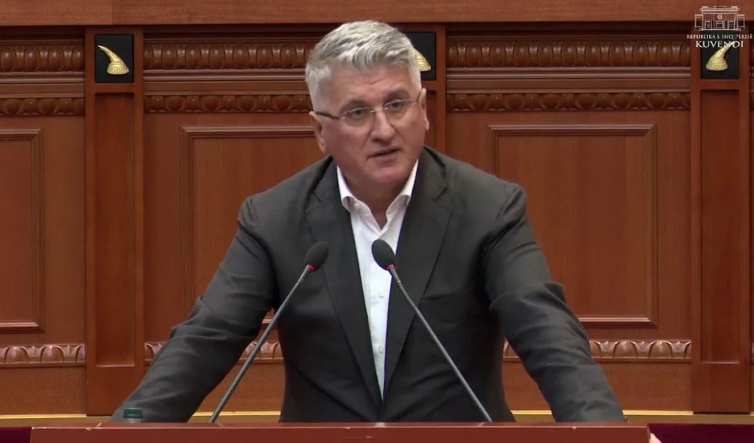  Spartakiadë në ditën e Zegjinesë dhe hedhje gjyle në atë të Sara Milës   satira e Gjekmarkajt  Kremtim ditëlindjeve të udhëheqësve