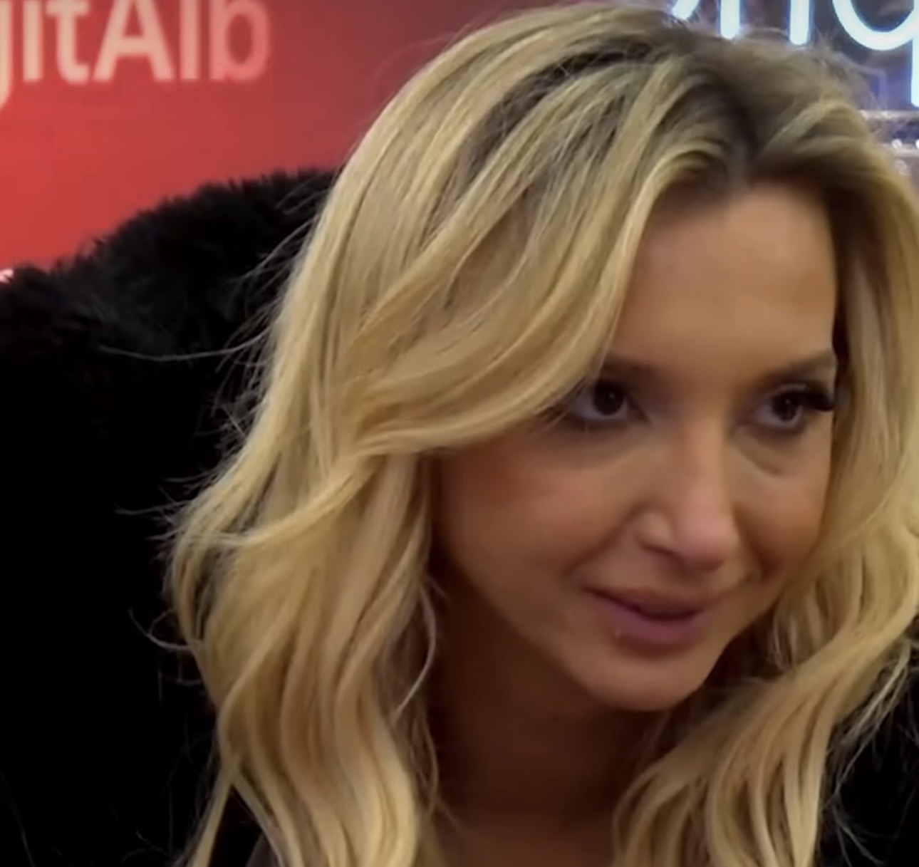 lorna-ve-ne-siklet-loren-ata-te-kane-qejf-ty-kujt-i-referohet-banorja