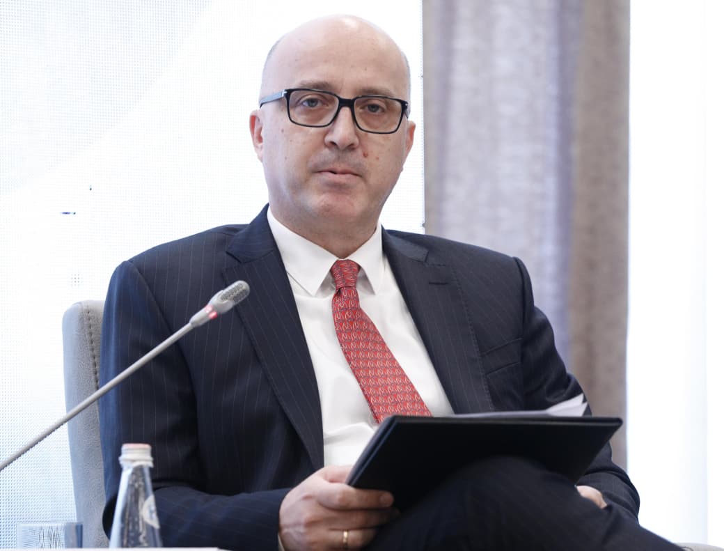 metani-qendrueshmeria-institucional-si-mates-i-suksesit-te-reformes-ne-drejtesi