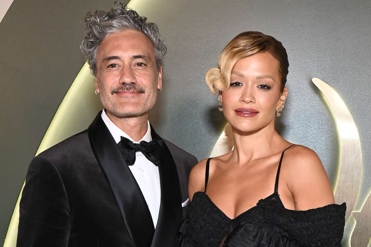 ne-bejme-taika-waititi-zbulon-sekretin-e-marteses-me-rita-oren