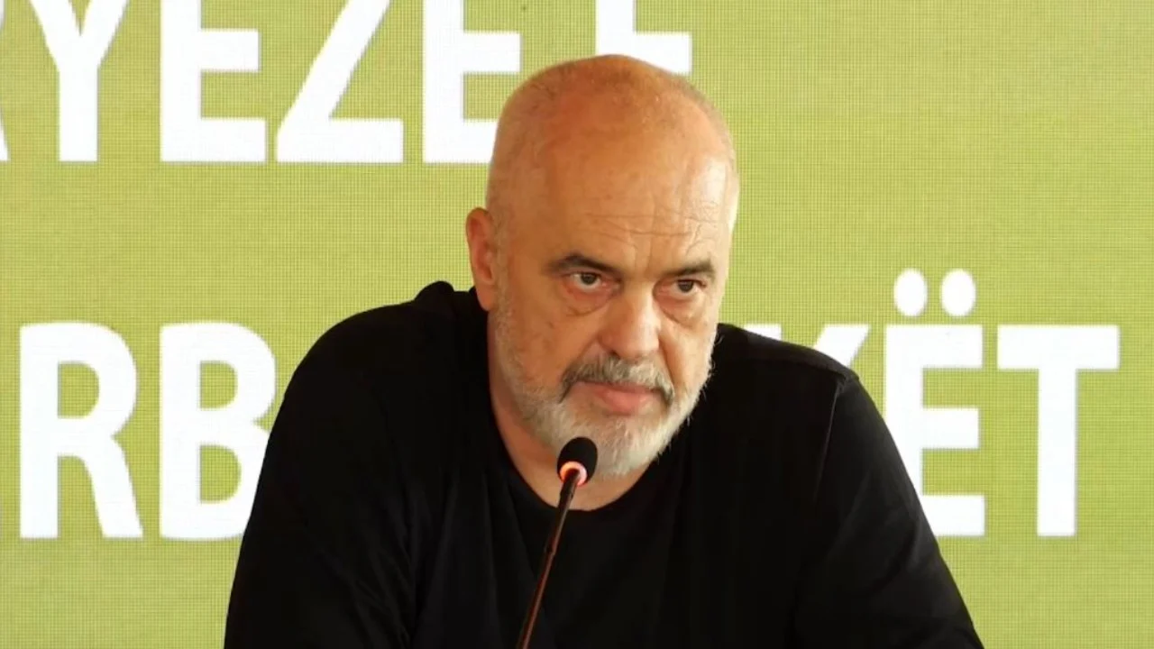  Duhet t u lutemi blegtorëve  jo të luten për të marrë kontratën e kullotës   Rama  Linjë kredie për sipërmarrjet e mesme dhe të vogla