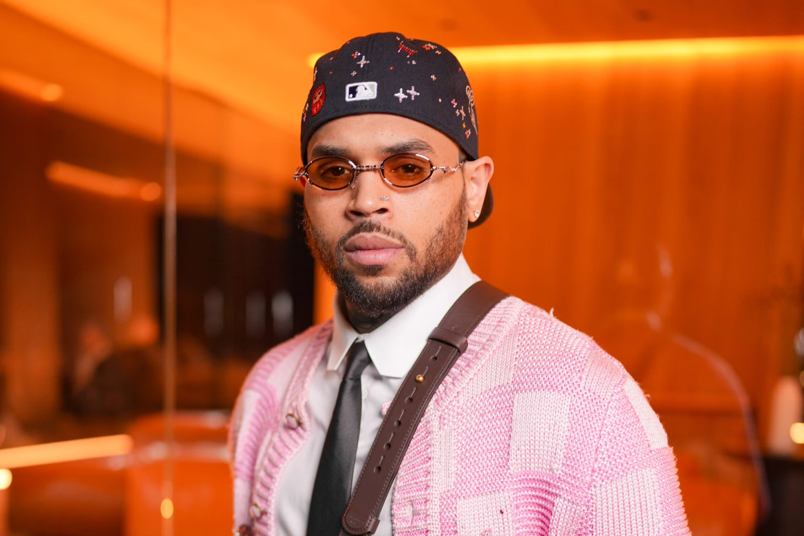lajm-i-keq-per-fansat-e-chris-brown-kengetari-denohet-me-burg