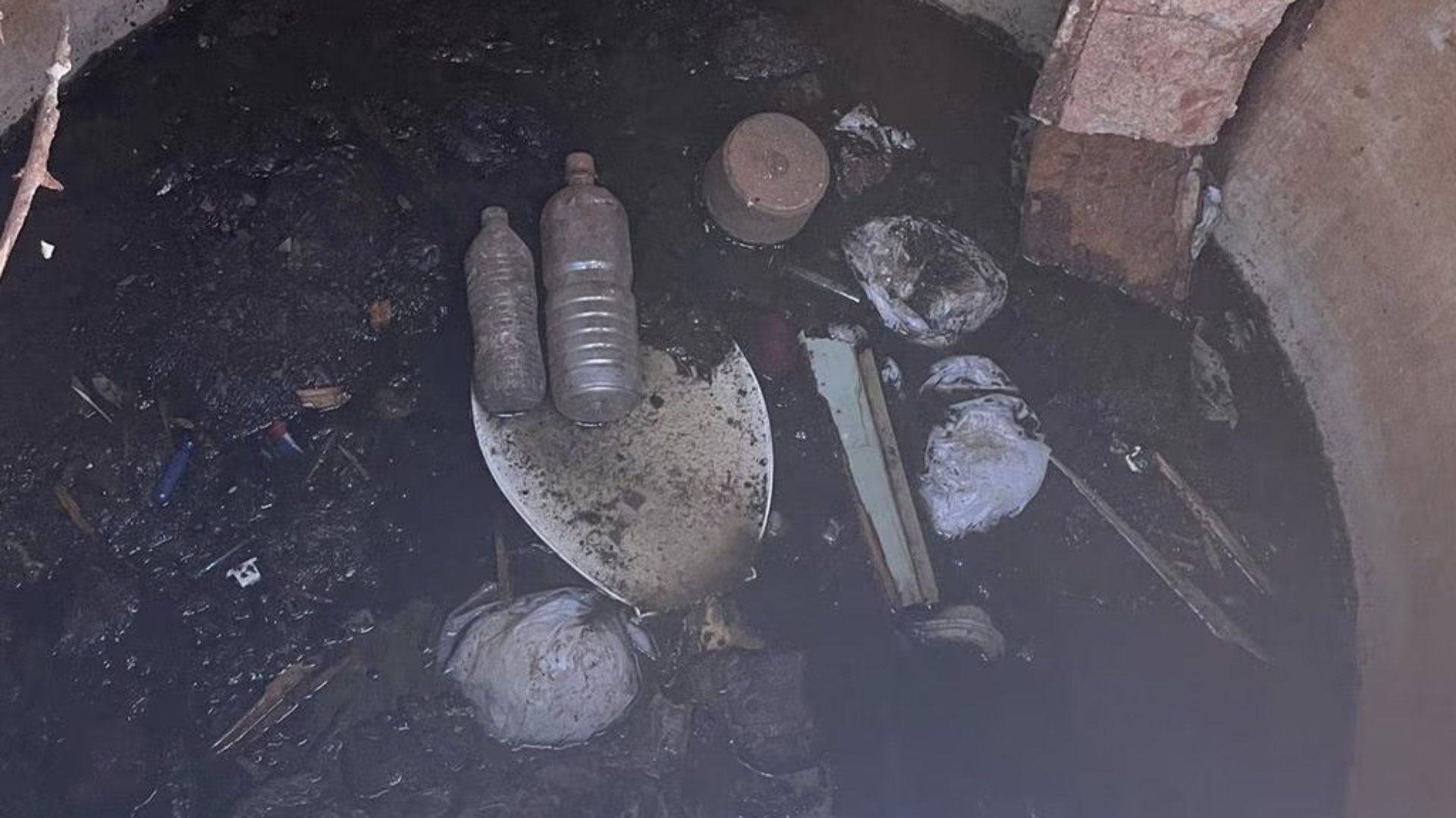 po-shkonte-ne-tualet-gruaja-perfundon-ne-gropen-e-ujerave-te-zeza-pas