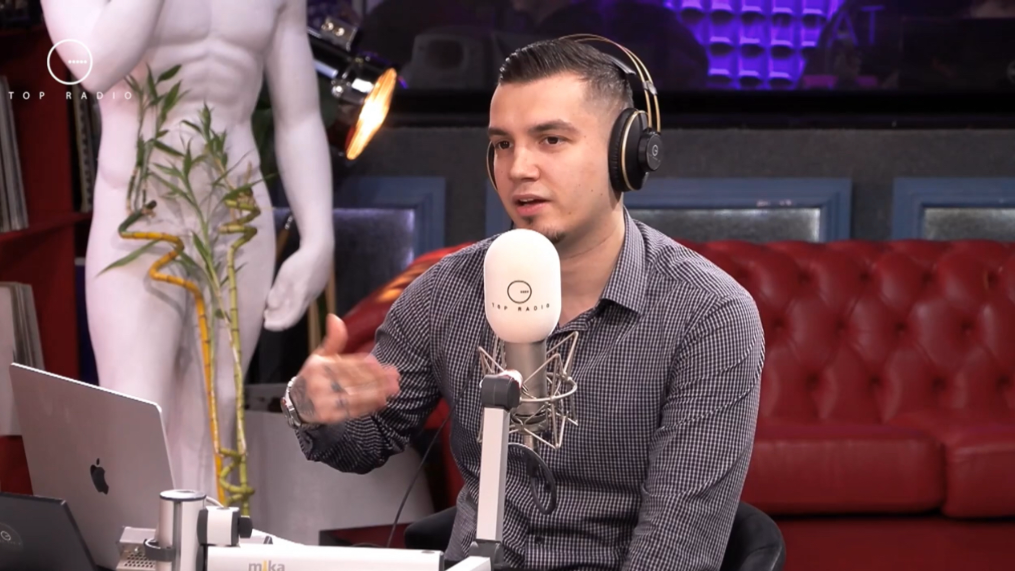 konspiracione-te-tmerrshme-eksperti-i-it-shqiptaret-interes-te-papare-per-dosjet-epstein