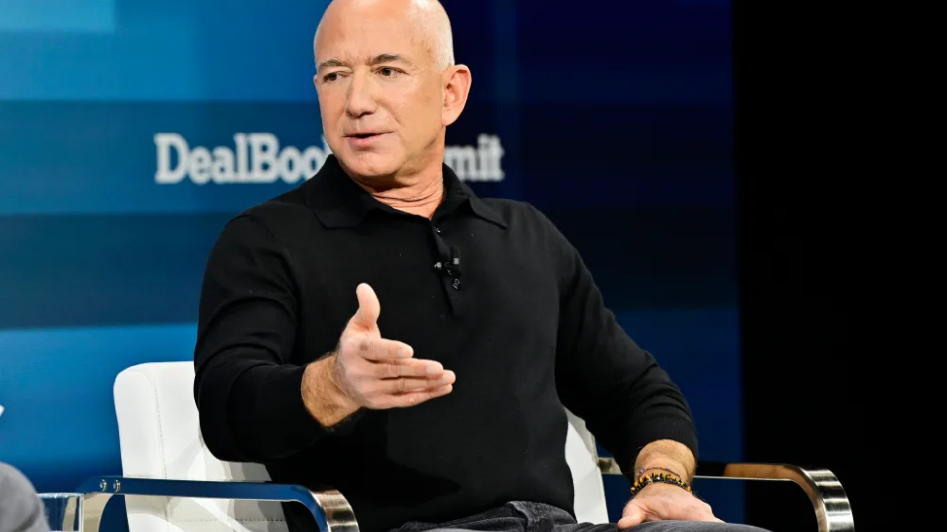 Zyrtare  Jeff Bezos dhe sipërmarrës të tjerë blejnë kuota aksionesh të skuadra e njohur e futbollit   