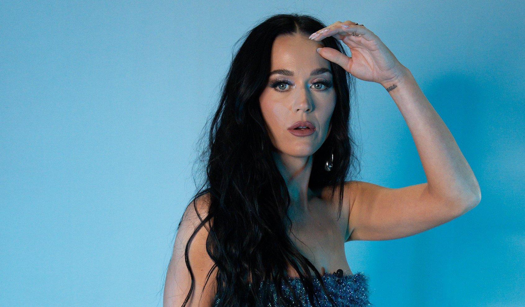 U  kryqëzua  nga ndjekësit pas udhëtimit në Hapësirë  REAGON Katy Perry 