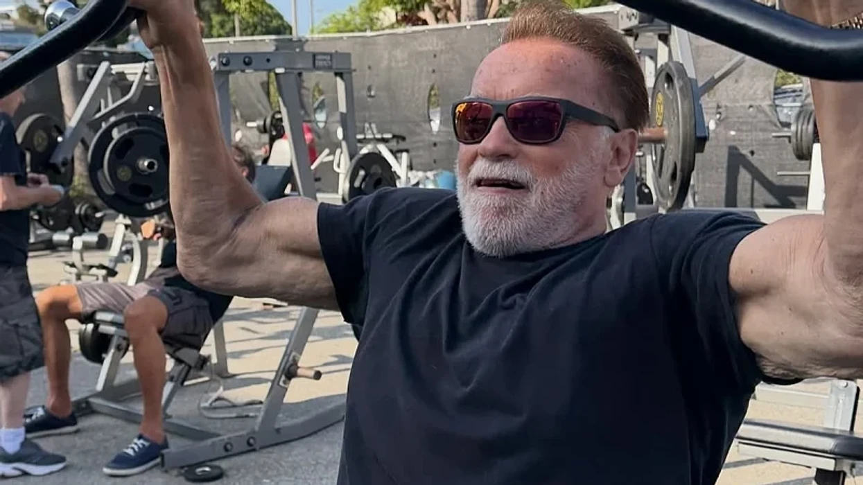 arnold-schwarzenegger-feston-ditelindjen-e-79-te-fotografite-nga-palestra-tregojne-se-si-ai-qendron-ne-top-forme