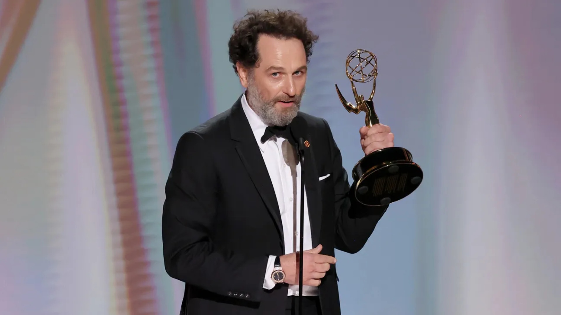 matthew-rhys-ben-histori-ne-emmy-awards-behet-aktori-i-pare-qe-fiton-dy-cmime-kryesore-ne