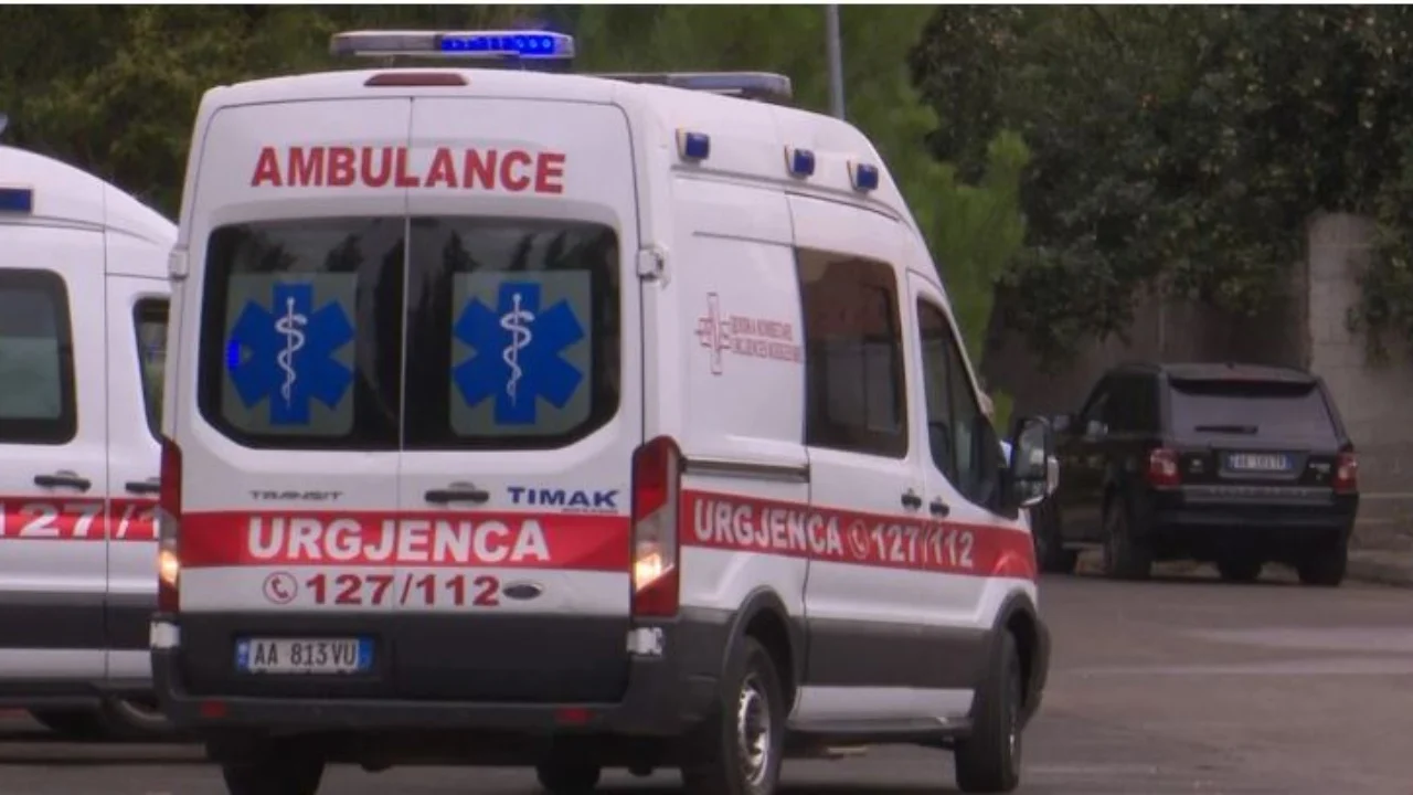 Aksident në aksin  Pogradec Korçë   plagoset shoferja 27 vjeçare dhe nëna e saj