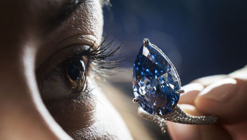 historike-diamanti-melon-blue-shitet-ne-ankand-per-21-milione-euro