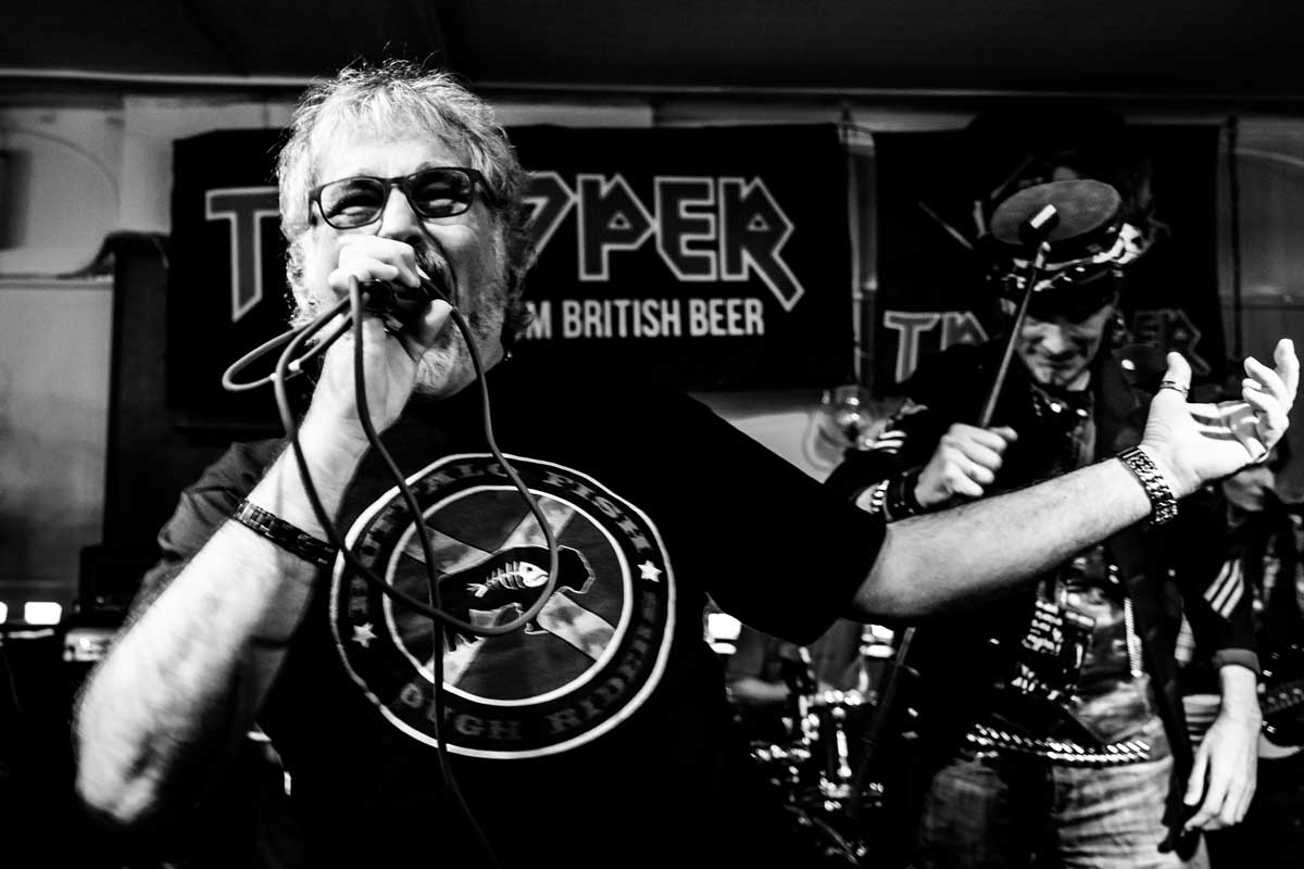 Ndahet nga jeta solisti i parë i Iron Maiden 