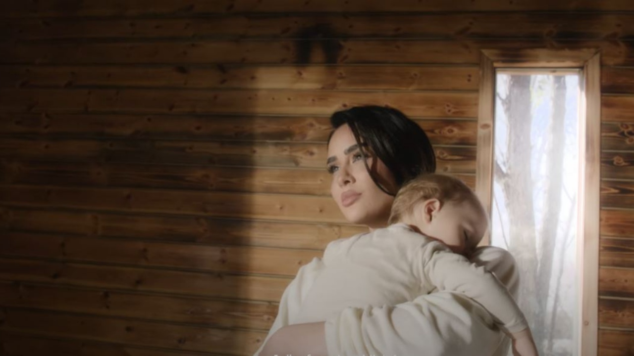 me-shpetove-jeten-dedikimi-prekes-i-xhensila-myrtezajt-per-2-vjetorin-e-te-birit-solle-drite-ne-jeten-time