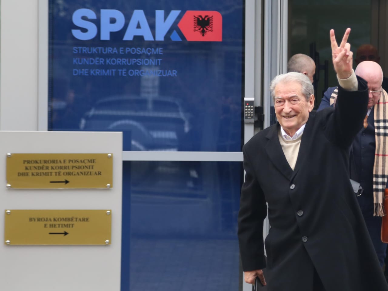 Dosja  Partizani   Berisha sot në SPAK për masën  detyrim paraqitjeje 