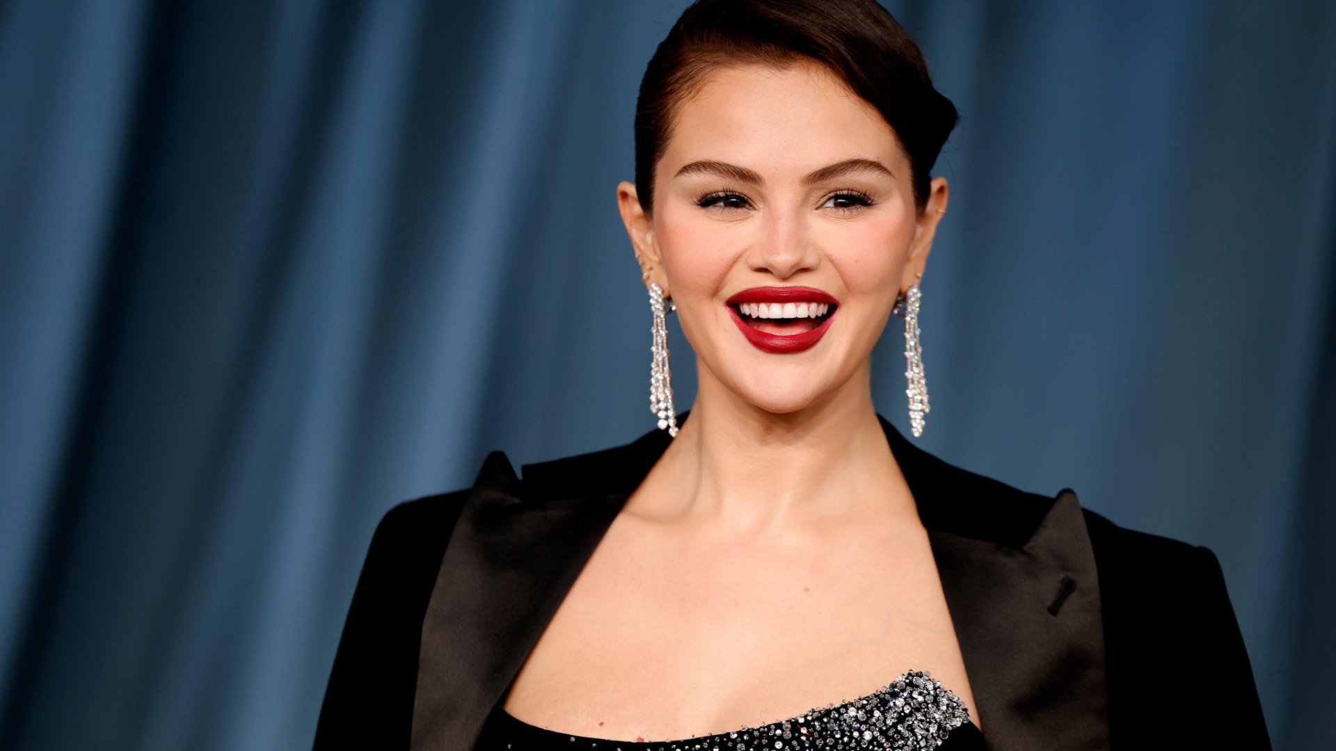 kater-femije-dhe-kengetarja-e-famshme-hap-zemren-dhe-tregon-planet-e-saj