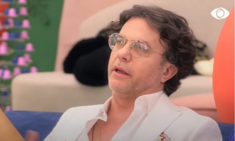 puthi-ne-buze-konkurrenten-e-perputhen-habit-me-reagimin-e-tij-laert-vasili