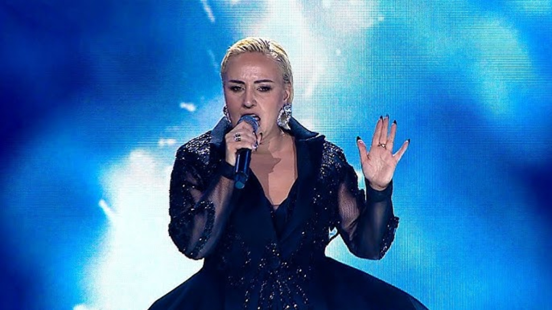 nje-nga-zerat-me-te-dashur-per-publikun-shqiptar-juliana-pasha-ne-portokalli