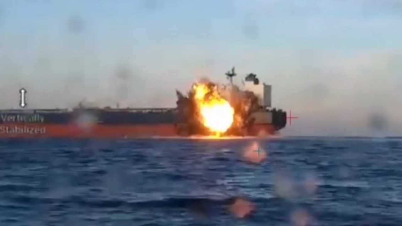 Ukraina godet anijet cisternë të Rusisë në Detin e Zi  përshkallëzohet konflikti