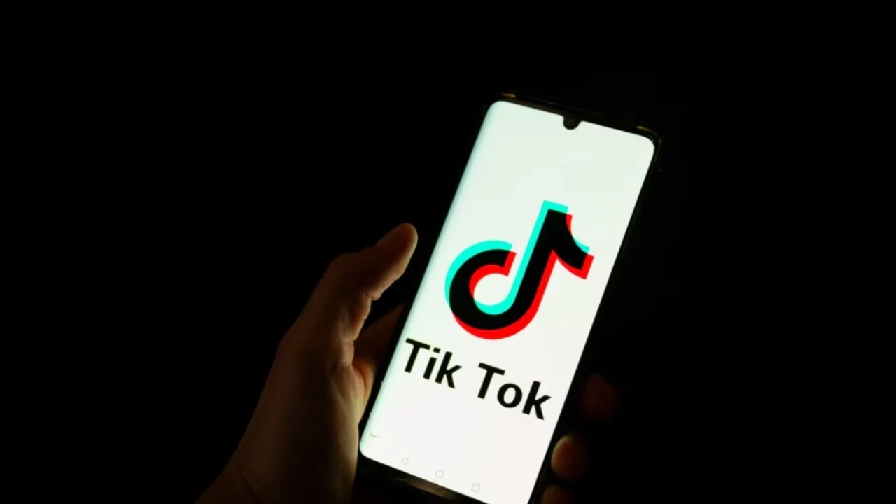  Nga masat kufizuese kalojmë te monitorimi aktiv   Qeveria sqaron VENDIMIN për rikthimin e TikTok   