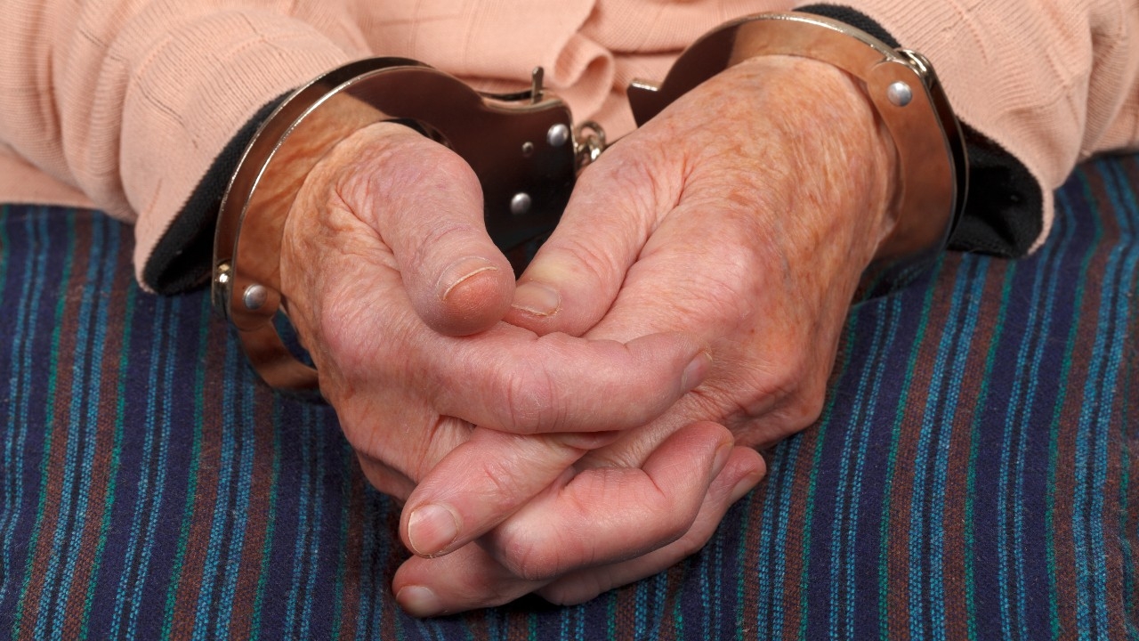 E pazakontë 90 vjeçarja dënohet për pastrim parash të të birit trafikant 