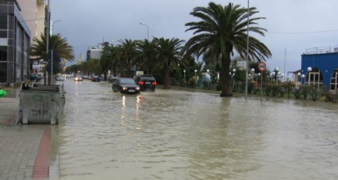 Përmbytjet në Durrës  Ndërhyrja në argjinaturën e lumit Erzen  Prokuroria sekuestron dokumentet  U kryen pa studime