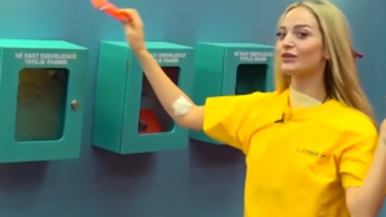 do-te-degjosh-ish-banoret-selin-thyen-kutine-e-emergjences-cfare-shkruhej-ne-zarf